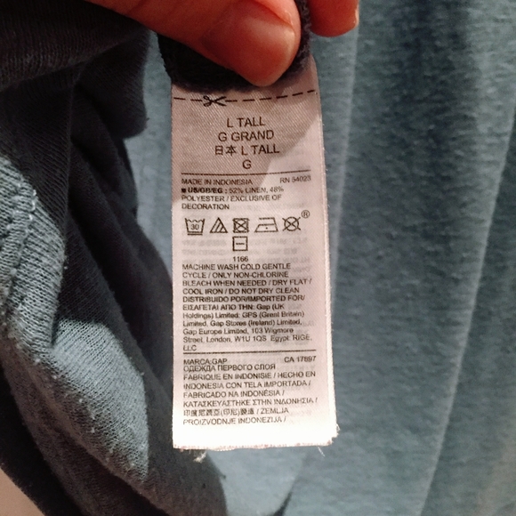 Gap Embroidered yoke flowy blue blouse - Picture 7 of 7